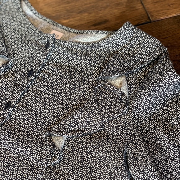 ⚡️2/$25⚡️GAP Kids Long-Sleeved Peplum Tee - Picture 2 of 4